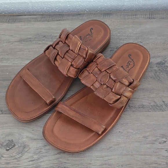 Free People Shoes - FREE PEOPLE Woven River Sandals Size 38 (10")